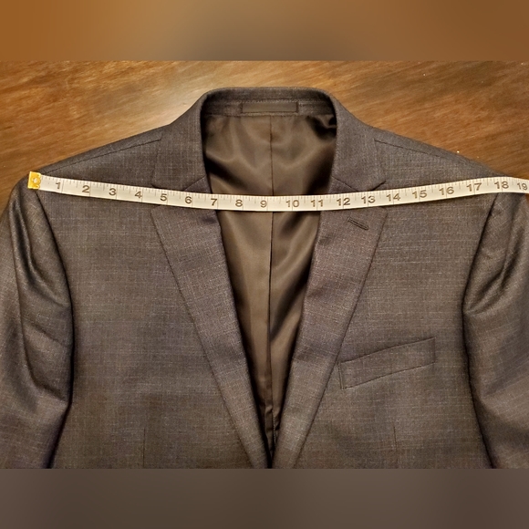 Charcoal Grey Suit - Kenneth Cole Reaction - 42R - Picture 4 of 12